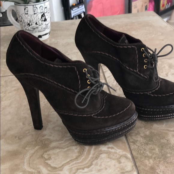 Prada - Picture 1 of 7